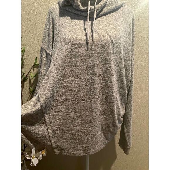 Chico's Zenergy Grey Crowl Neck Pullover Sweater - Size 2 (US Size 12/14 - Picture 3 of 10